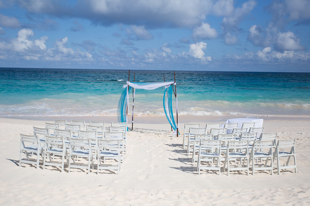 carlos-jaclyn-elbow-beach-bermuda-destination-wedding-16