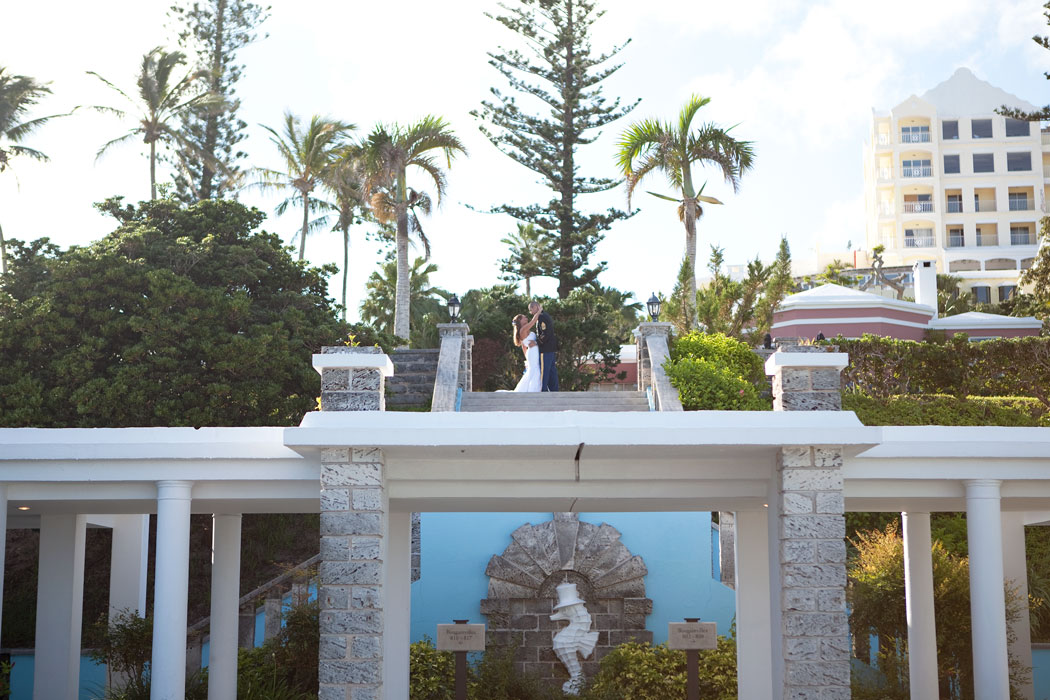carlos-jaclyn-elbow-beach-bermuda-destination-wedding-24