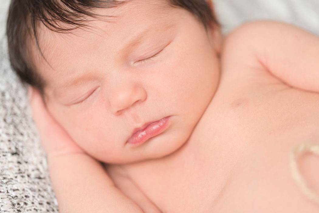 baby-valentino-bermuda-newborn-session-007