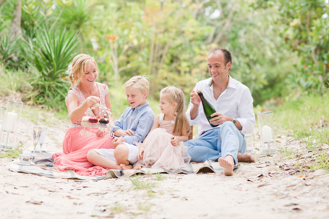 stonehole-bay-bermuda-ashley-family-vintage-picnic-001