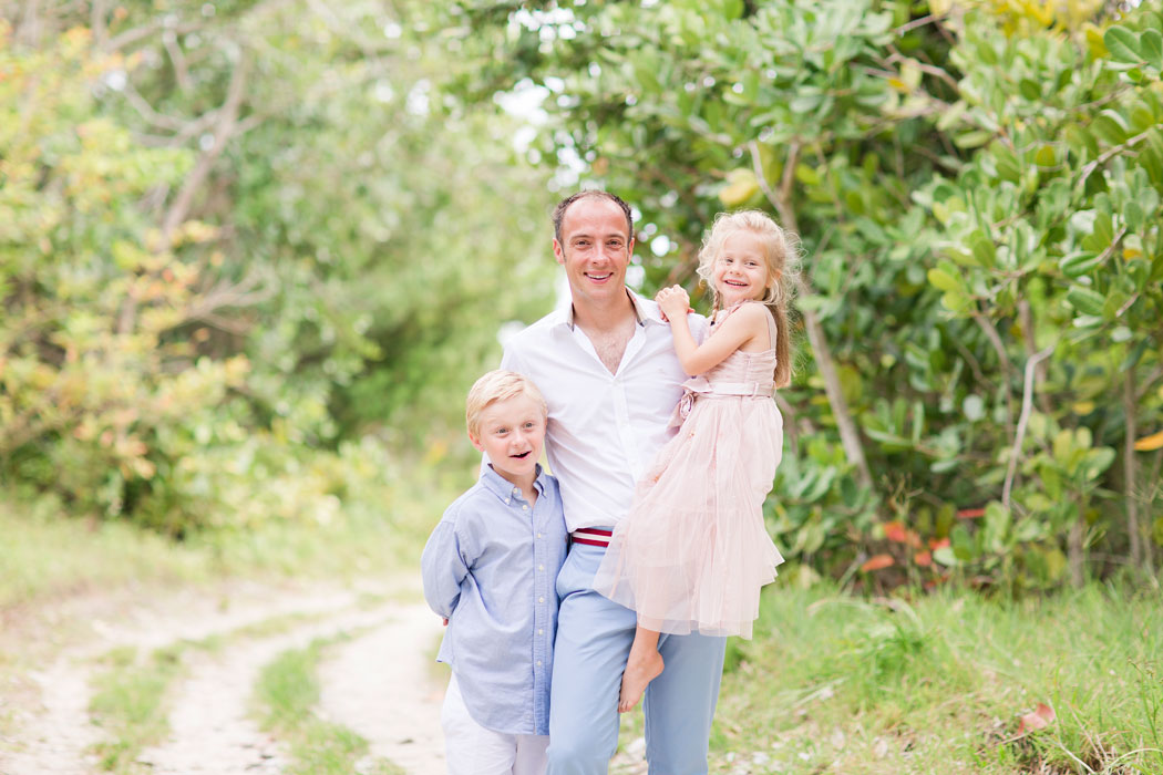 stonehole-bay-bermuda-ashley-family-vintage-picnic-0014