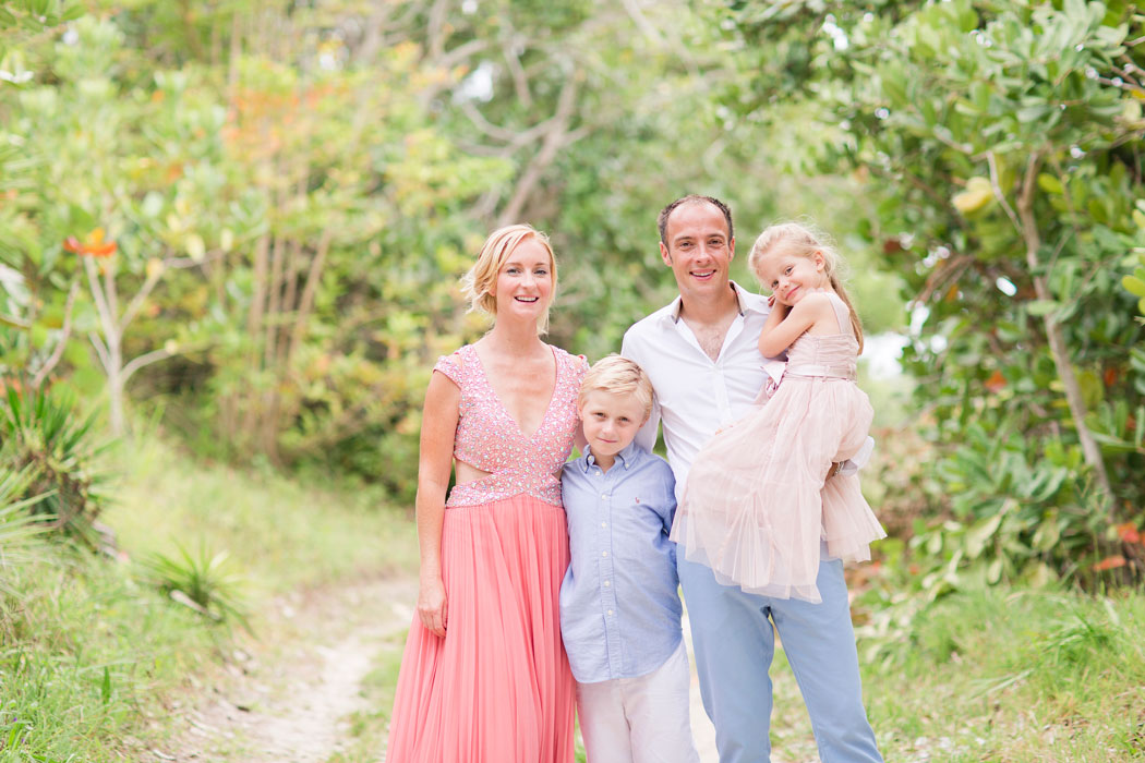 stonehole-bay-bermuda-ashley-family-vintage-picnic-0015