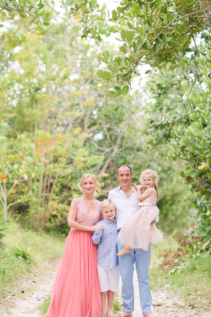 stonehole-bay-bermuda-ashley-family-vintage-picnic-0017