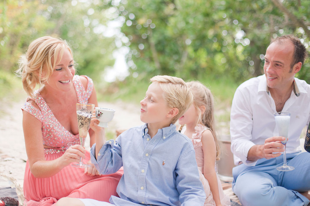 stonehole-bay-bermuda-ashley-family-vintage-picnic-002