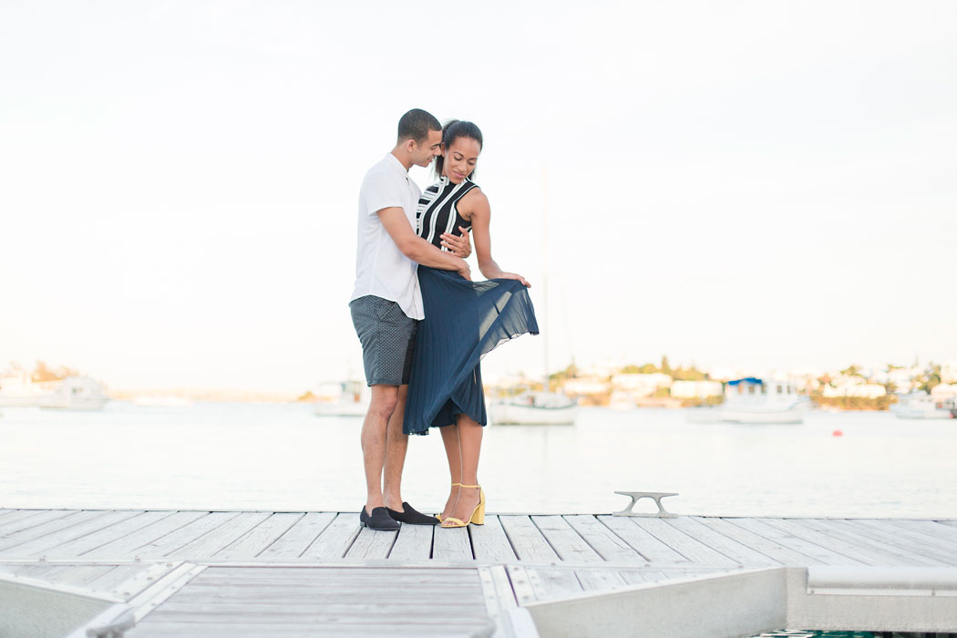 A-Cambridge-Beaches-Navy-and-Yellow-Engagement-Session-by-Sarah-E-Photography_0025