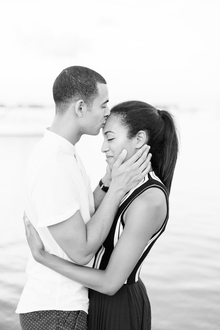 A-Cambridge-Beaches-Navy-and-Yellow-Engagement-Session-by-Sarah-E-Photography_006