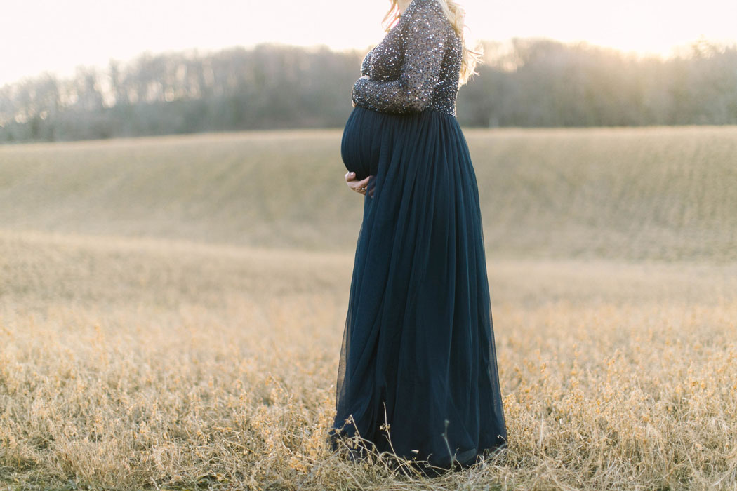 Our-Canada-Maternity-Session-with-Elizabeth-In-Love-0024