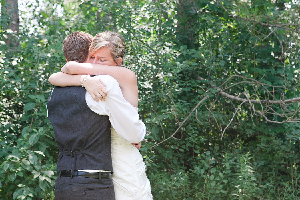 bride-groom-first-look-003